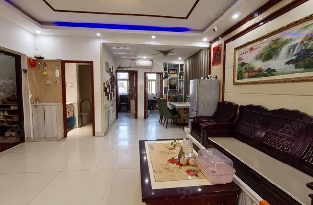 急售万达北临 三室大客厅 有储藏室 看房方便