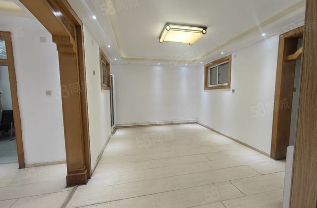 房东急售 星光小区 5000多 精装带储带前后露台 随时看房