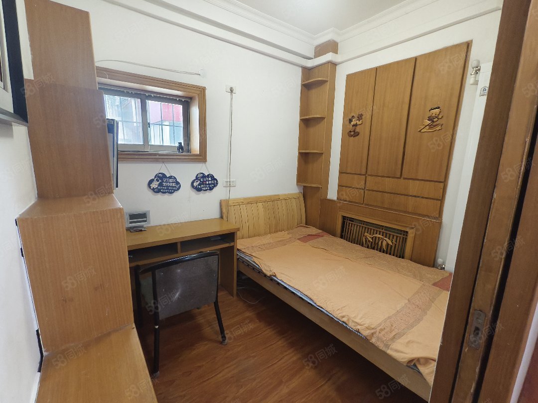 沿河小区2室2厅1卫60㎡南42万