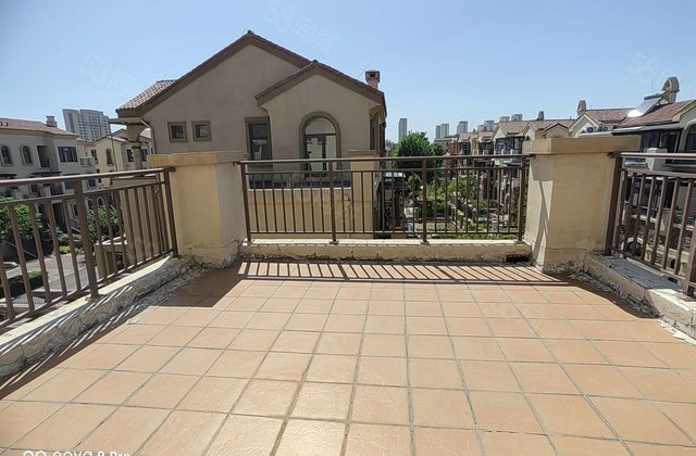 翡翠城别墅 前后带大院子 好位置 价格能聊 有钥匙随时看房