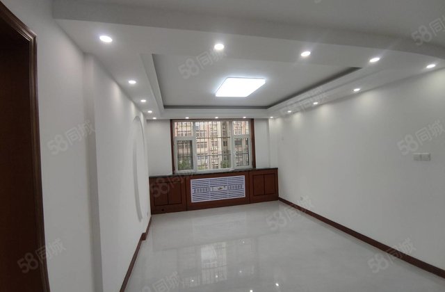 急售！外国语，文轩附近，  楼层，三室朝阳，南北通透看房方便