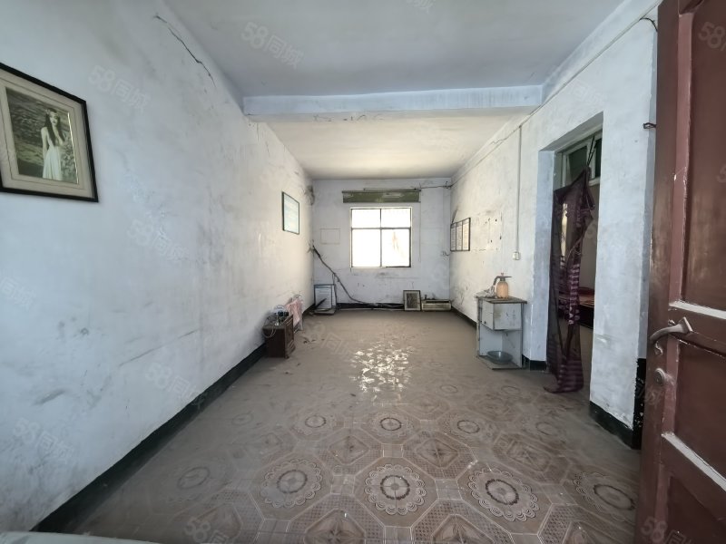 建设路158号小区4室3厅1卫190㎡南北26.8万
