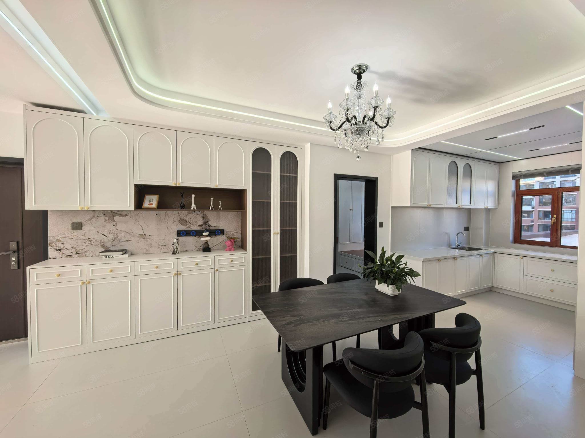 世纪嘉园3室2厅2卫142㎡南北89万