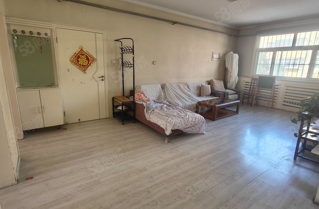 单位家属院 边户 带地上车库 三室两厅 南北通透 免大税