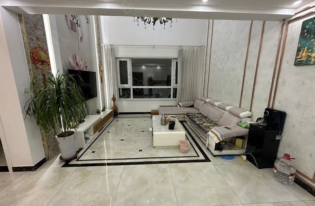 次新小区  小区里全是洋房客厅带挑高  嘎嘎新