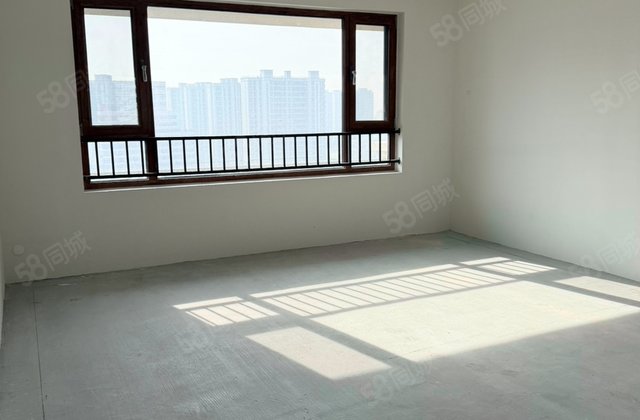 巴黎一号(公寓住宅)4室2厅180㎡92万二手房图片