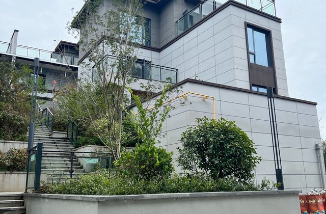 亚景梅岭峰4室2厅176.22㎡239万二手房图片