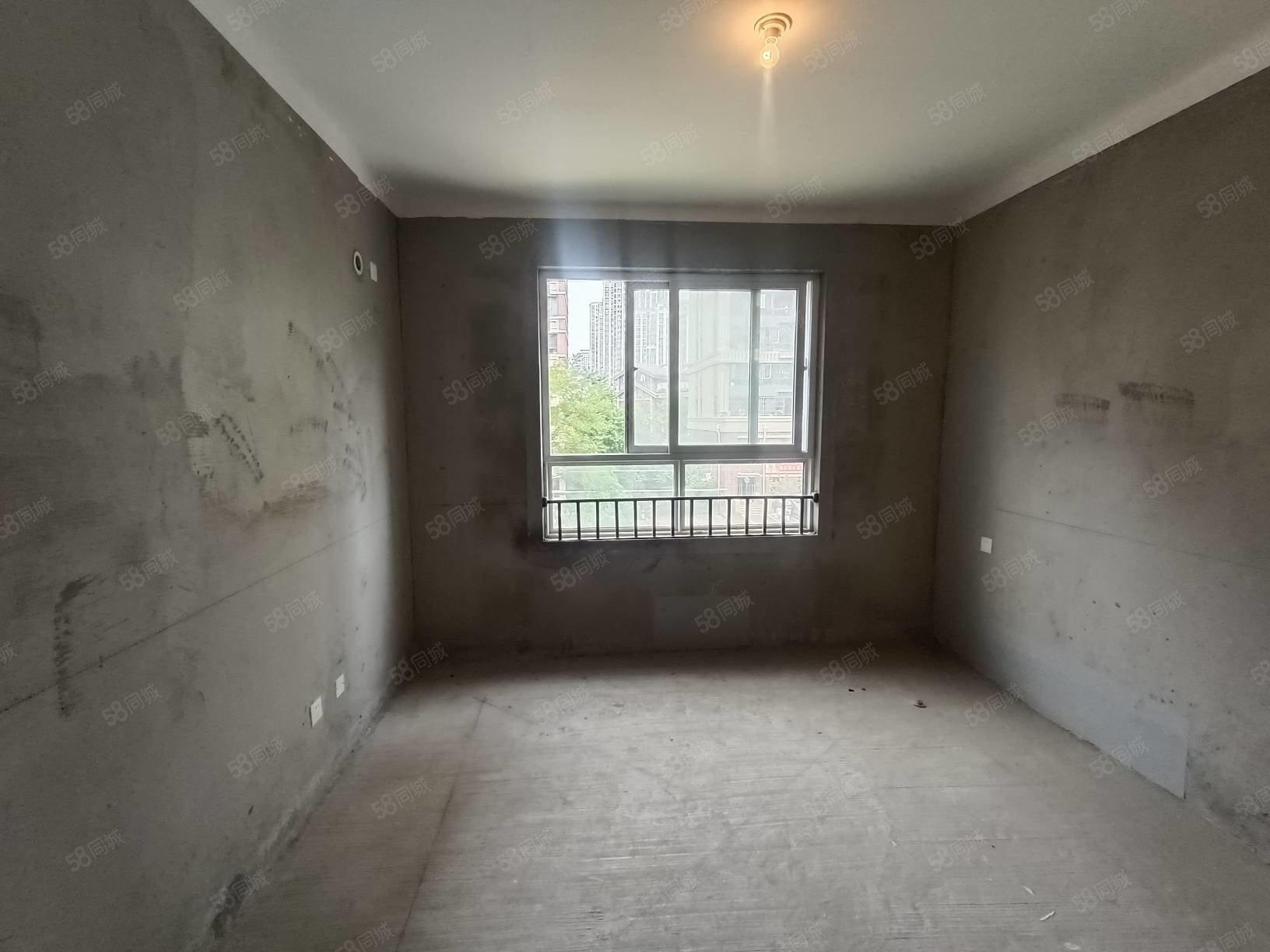 金大地时代公馆3室2厅2卫130㎡南北87万