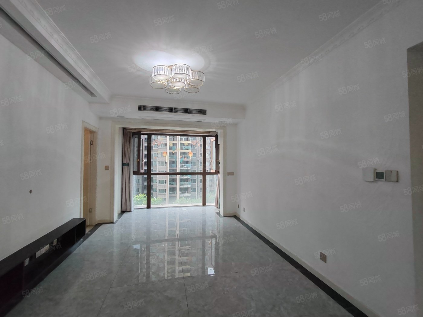 南城都汇汇彩园3室2厅2卫93.5㎡北296万