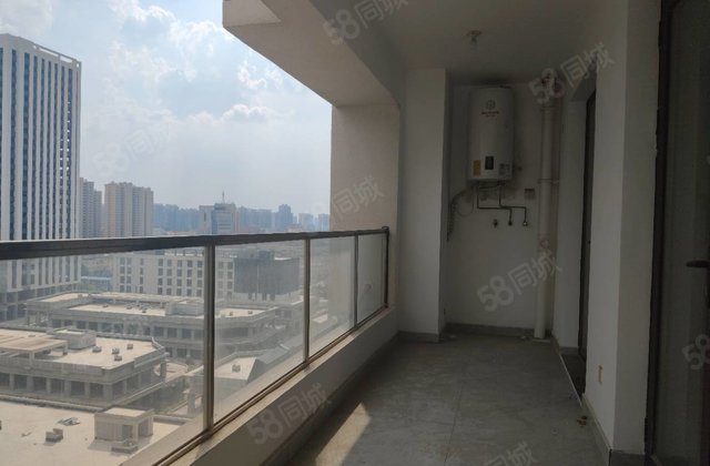 急售，双阳台，送车位储藏室，江山印，万达汽车总站