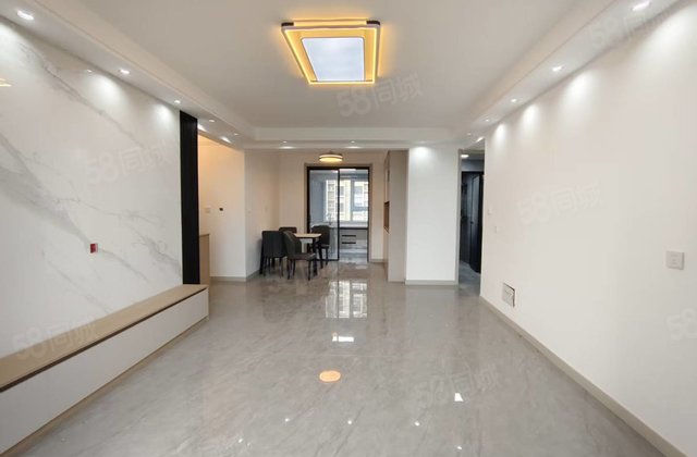 隆基泰和未来城4室2厅124.11㎡115万二手房图片