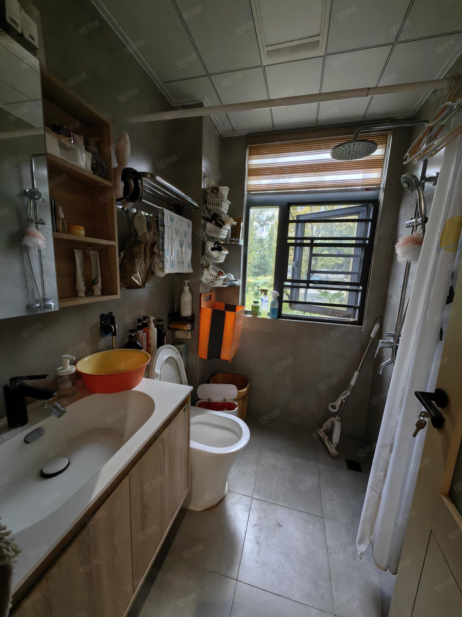 东宸花园3室2厅2卫128㎡南北78万