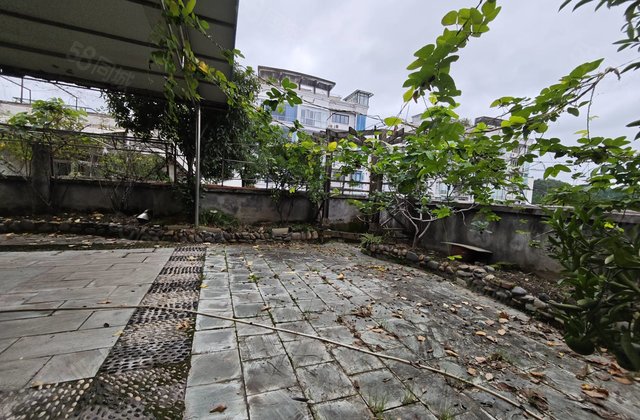 香溪苑4室2厅169㎡39.8万二手房图片