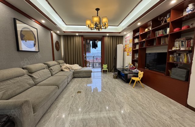 红都国际城4室2厅143㎡88万二手房图片