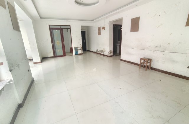 新东方龙湾一期 带车位 储藏室 免大税 可按揭