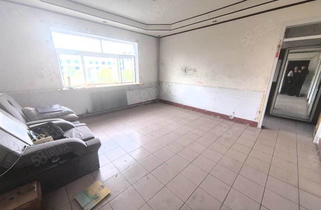 振兴路柳园路交叉口 三室正朝阳 步梯三楼 装饰公司家属院