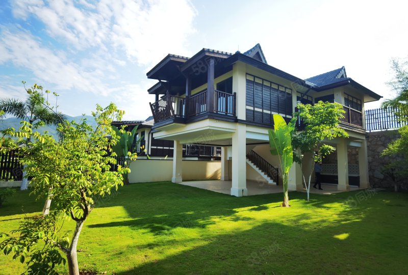 悦景庄西双版纳(别墅)2室2厅3卫141㎡南北220万