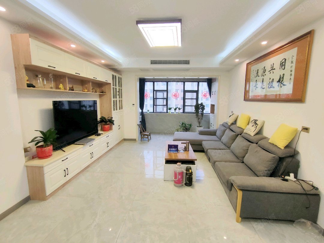 中瑞领航城3室2厅2卫135㎡南北82.8万