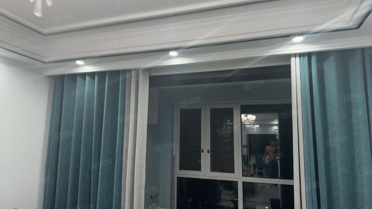 加侨侨城壹号(C区)4室2厅2卫133.8㎡南95万