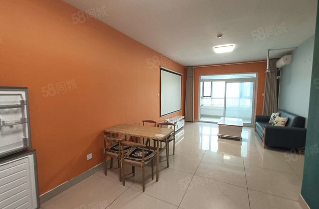 万达北邻 缤纷日月城 3室2卫 带车位和储藏室 总价71万