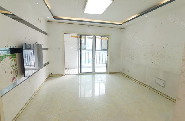 电梯洋房一梯两户，三室两卫全明大边户，送车位免大税，水岸花语