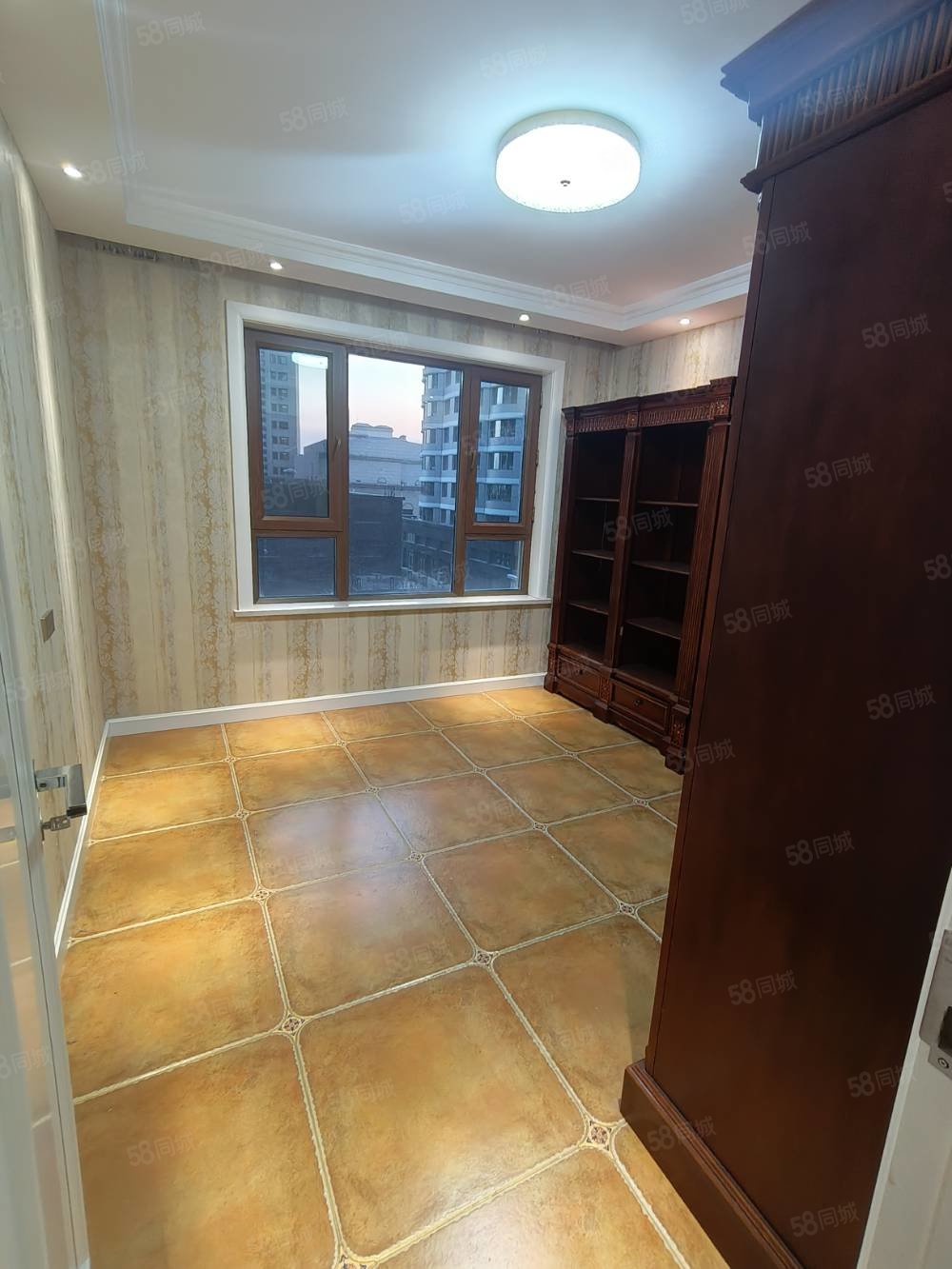 锦江丽都2室1厅1卫87㎡南北56.8万