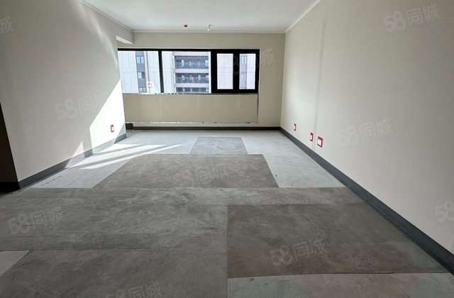 中海天钻4室2厅161㎡115万二手房图片