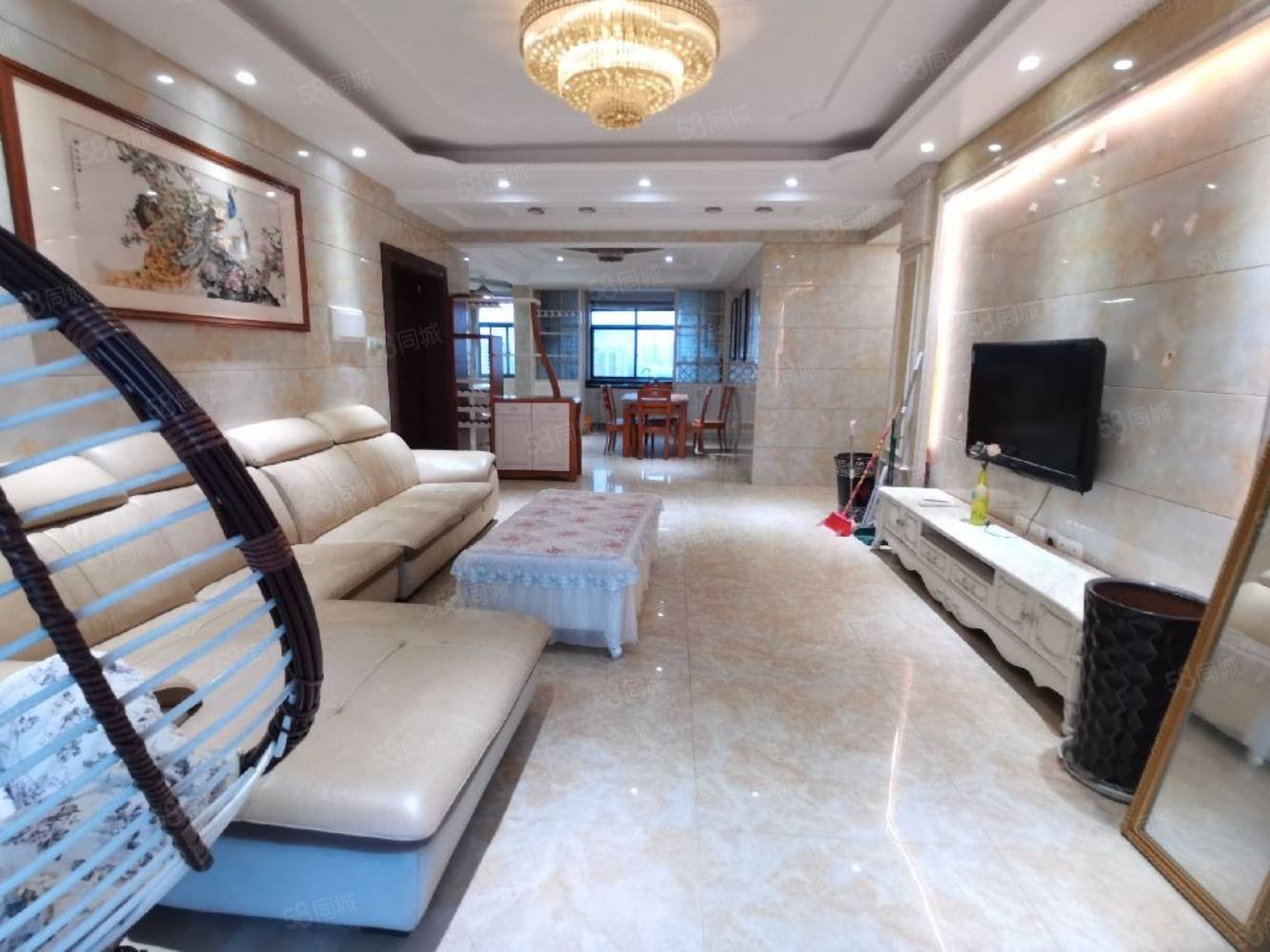 共和名城6室4厅4卫126㎡南80万