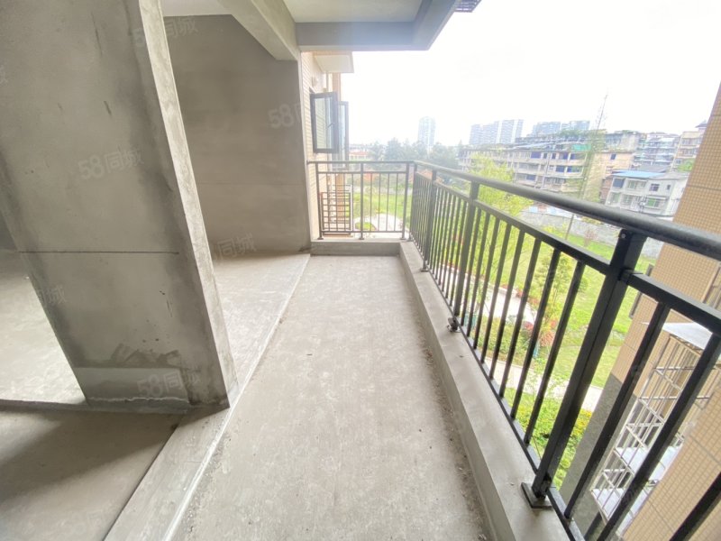 景秀峨眉3室2厅2卫116㎡南北53.8万
