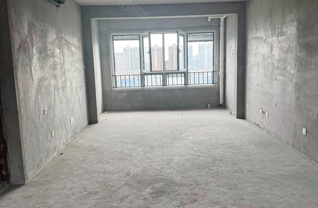 恒通运和蓝湾4室2厅135㎡136万二手房图片