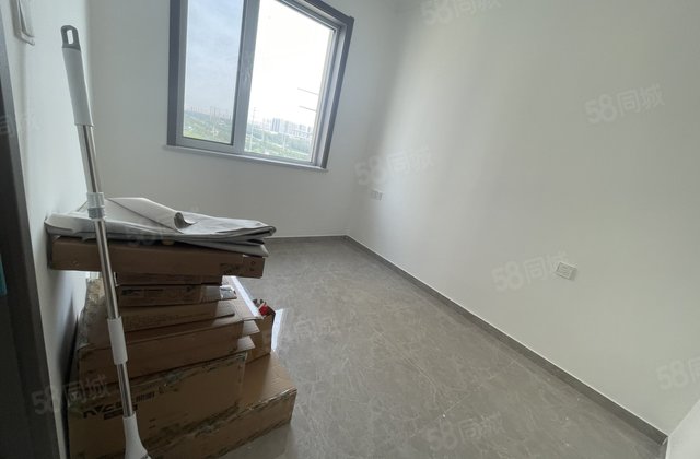 二号路旁时代美景 新房未住精装修有储有钥匙随时看房