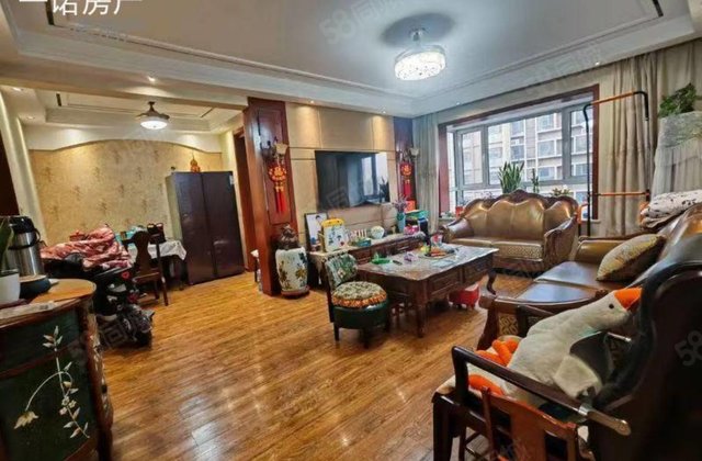 龙湾二期电梯洋房 精装修 3室朝阳 车位储藏室