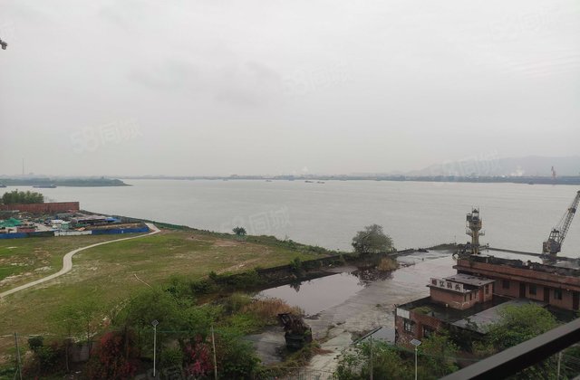 中南滨江国际4室2厅126.8㎡98万二手房图片