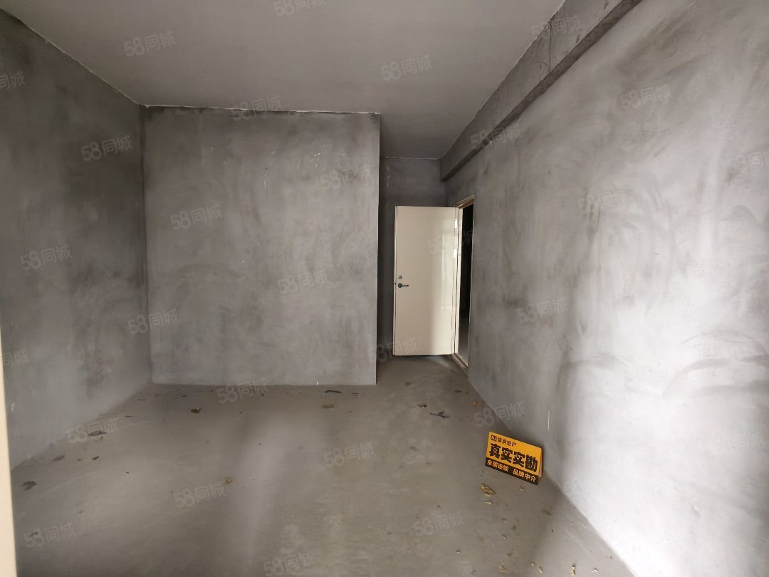 常隆花园3室2厅1卫104㎡南北48万