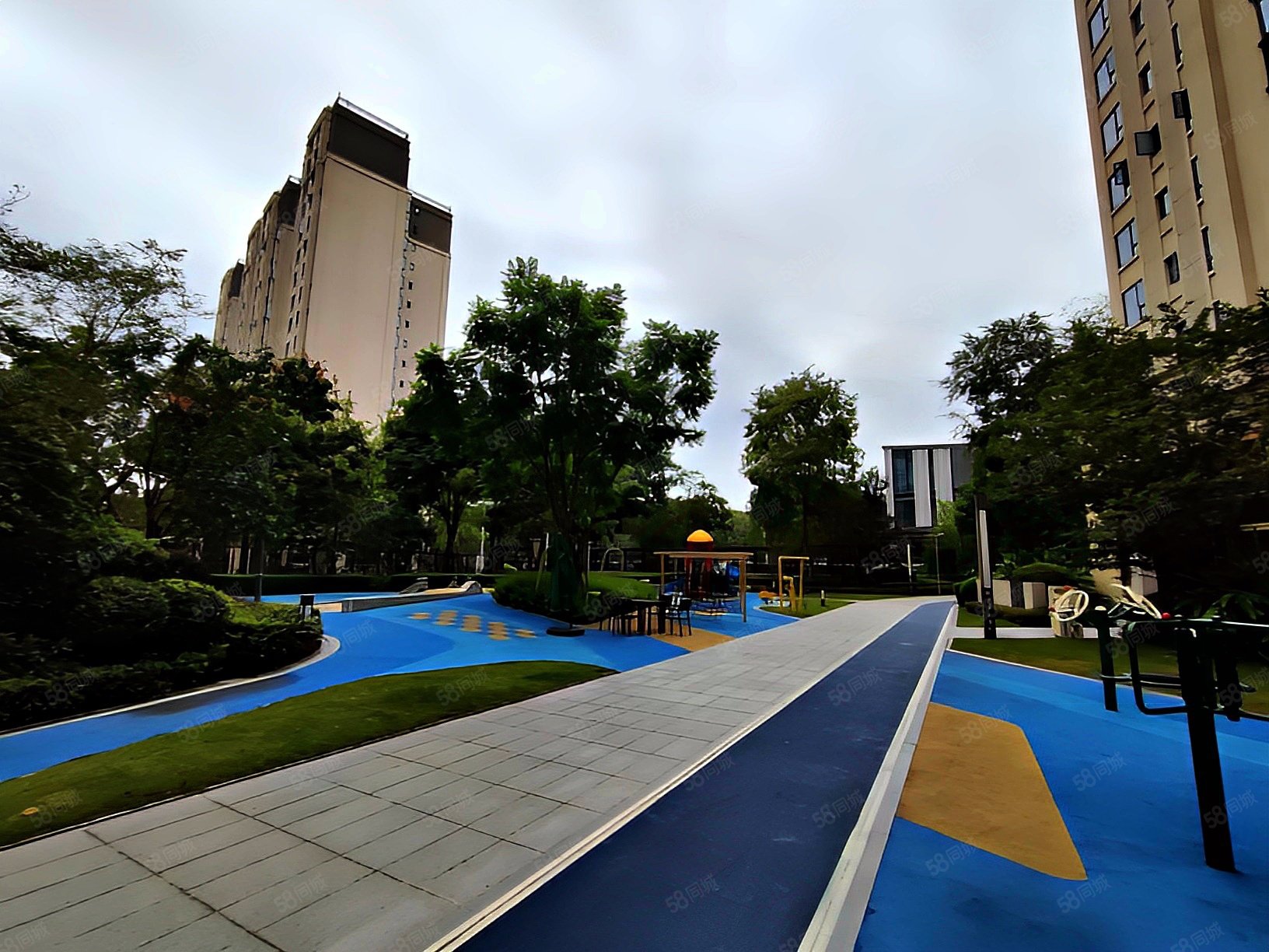 康德馨苑d区4室2厅2卫148.38㎡南北180万