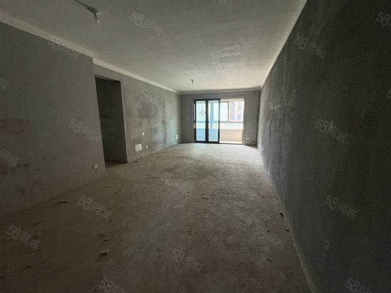 金鹰秋枫苑3室2厅2卫153㎡南北140万
