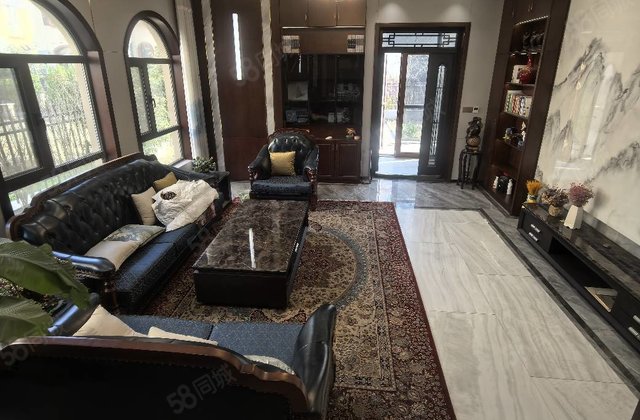 翡翠城(别墅) 精装修 配套成熟停车方便 房产证免大税