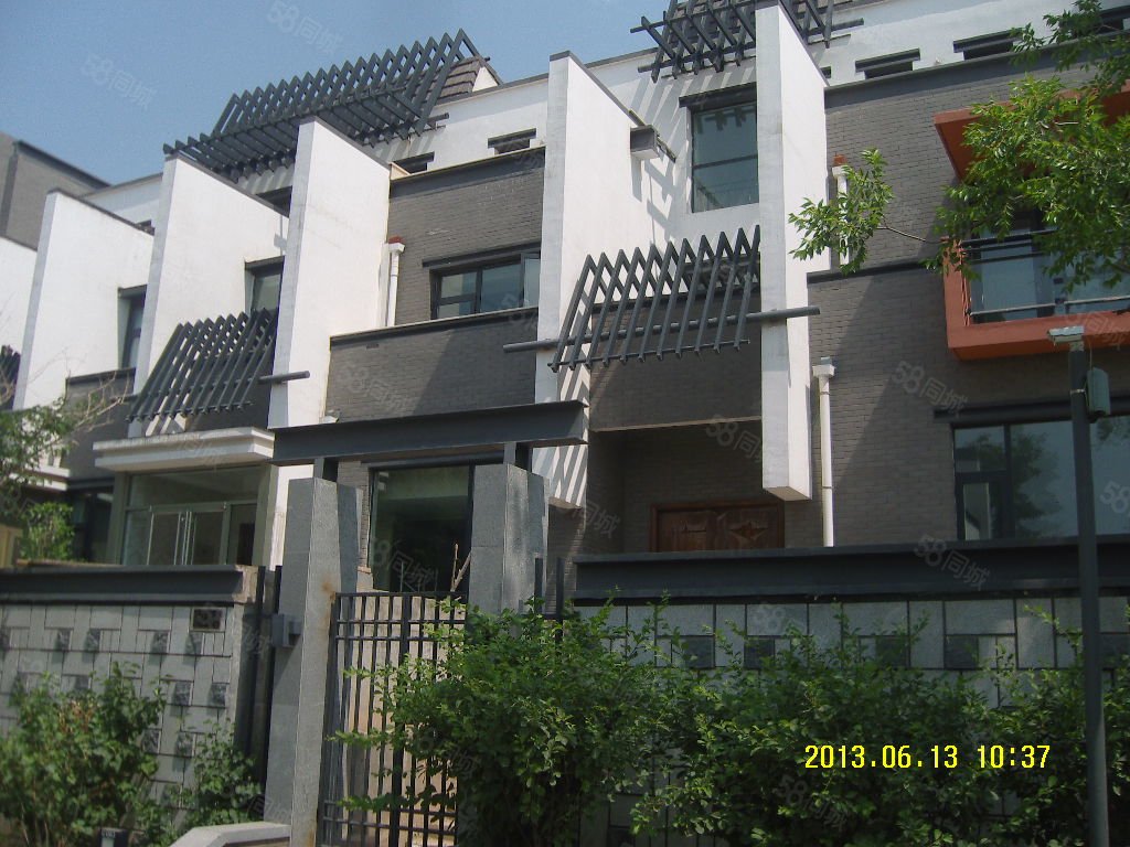 凯威观湖壹号(公寓住宅)3室2厅2卫164㎡南北350万