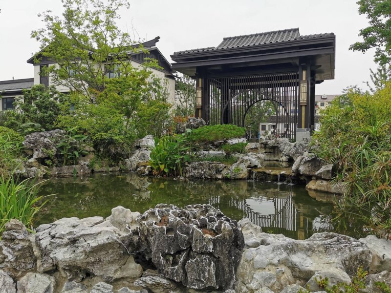 中式官邸别墅,独门独院,一步一景,前后小院,出则繁华入则宁静