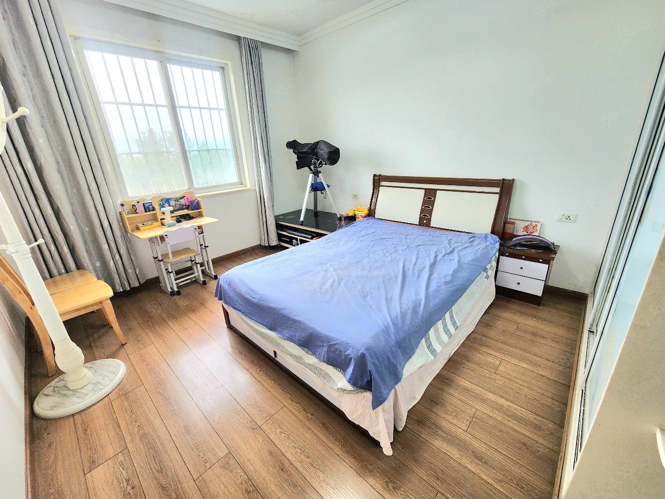 北山小区3室2厅2卫110㎡东南33万