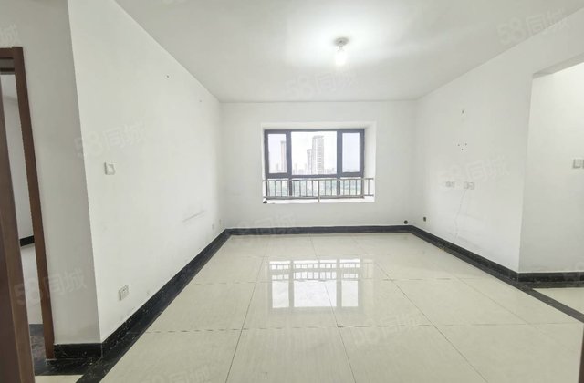 市中心 公园 六中 慧德对过 孟达中央帝景 一梯两户送车储