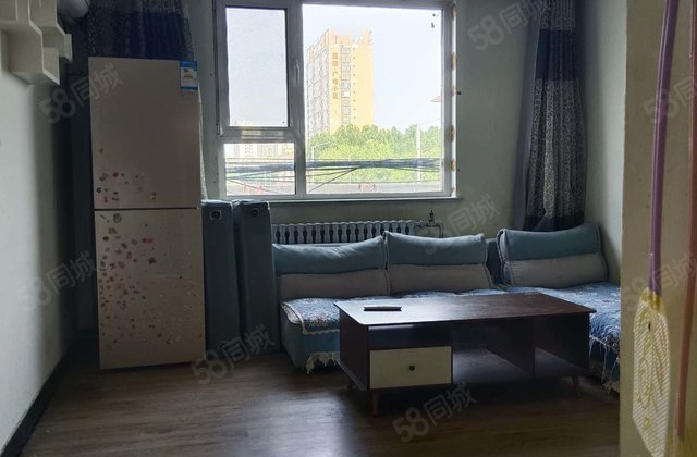龙山花园小区 交通便利 小三居 商品住宅 医疗配套成熟