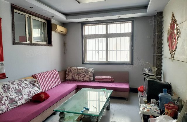 急售，可谈汽车站，地暖边户中层，三室两厅，看房有钥匙