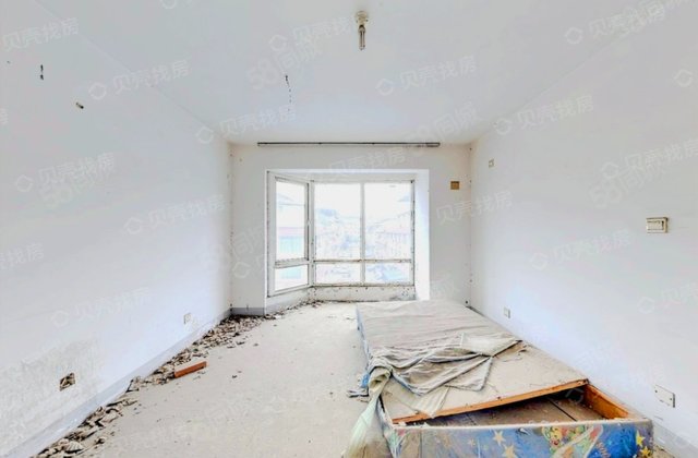 西区花园花园别墅4室3厅175.44㎡185万二手房图片