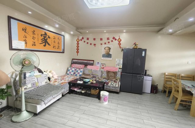 香格里小镇 有电梯 房龄新 朝南 正规商品房 居住密度低