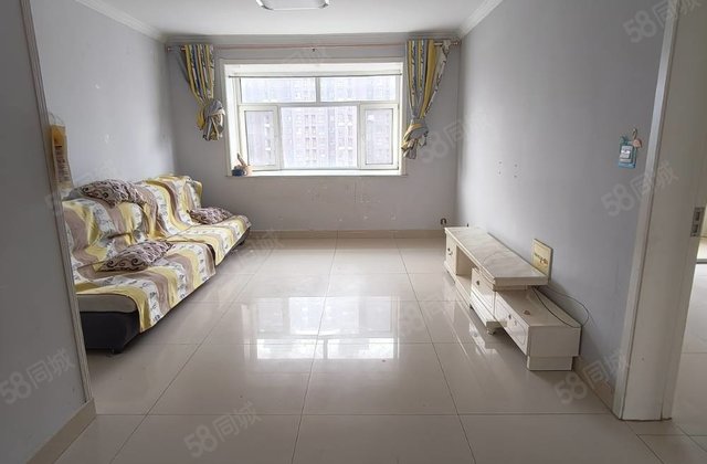 急售60万买董付三室两厅，随时看房。