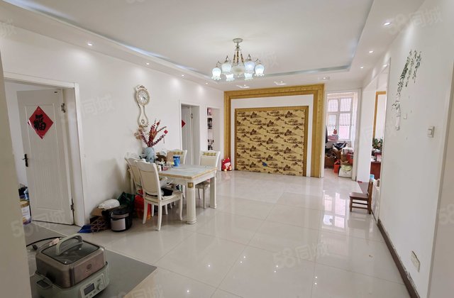 温泉嘉苑四室好房，送大车位、送地下室、房东直卖