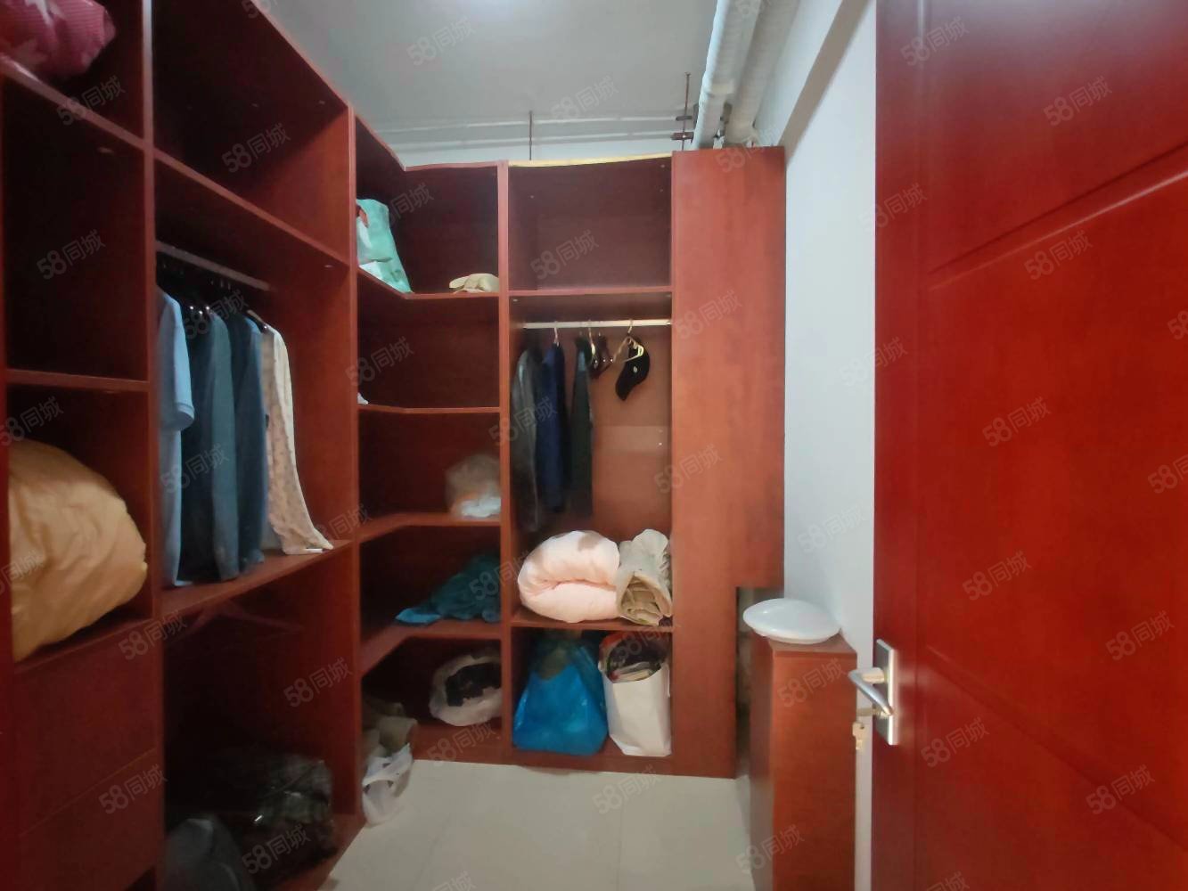 大運河孔雀城(別墅)4室2廳4衛(wèi)267㎡南北320萬