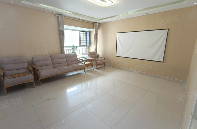 好房急售！阿卡大三居，138平带车位储藏室仅售98万