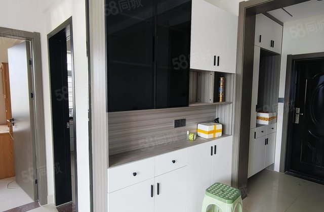 急售宝徕花园三室精装修，带全屋定制带车位